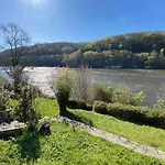Un Havre De Paix En Bordure De La Dordogne *